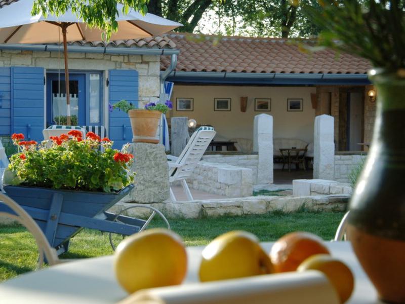 9329D2FDFB4402FEE188FEAF47517A4D