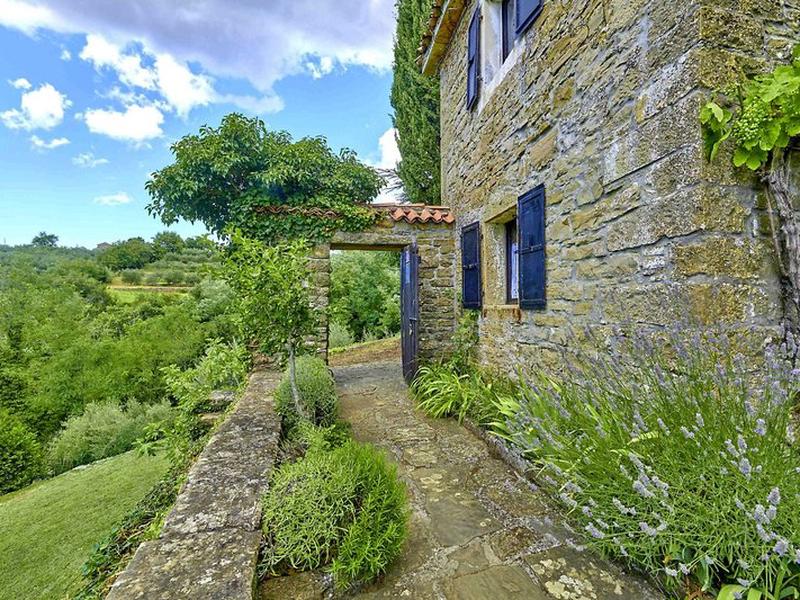 89F8887C7441D71CAADF60D997DD22E0