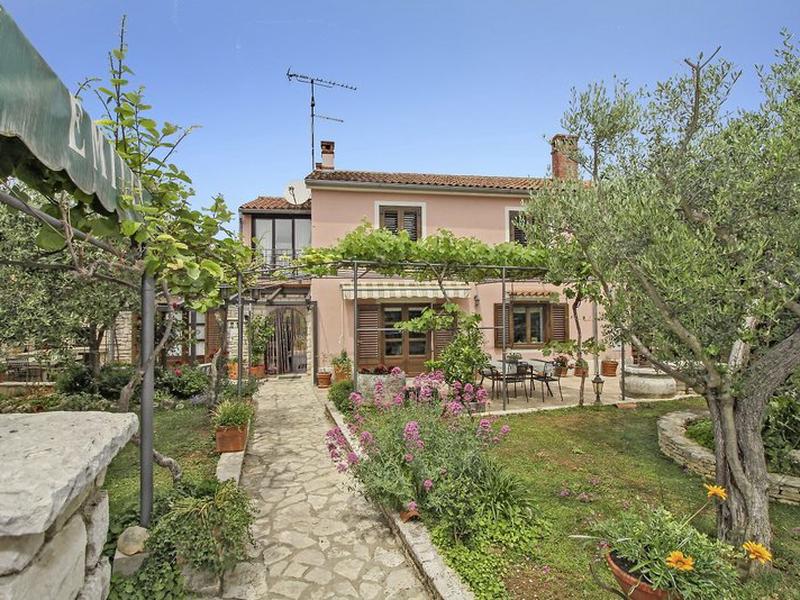 D70EAF35400DD19F70F1B8CED256CE9A