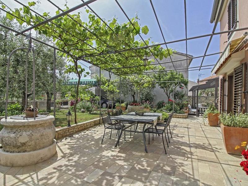 EEF4DCA979F5008D304F4EBE2B155FAB