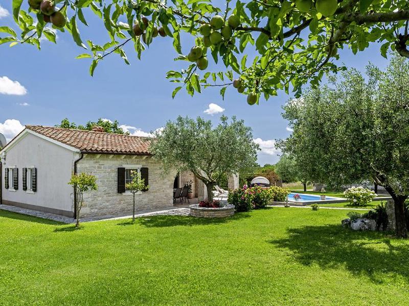 07C03D1367D2EA7A29D43C2E35D3A9A7