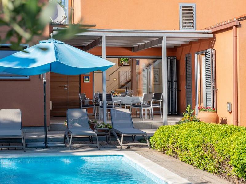 96F068B5F2411BF2690DD8B51C691BE1