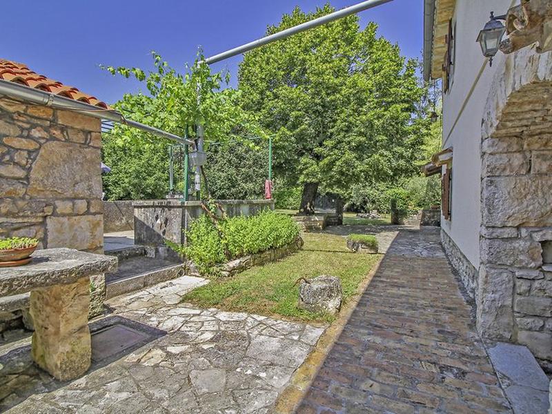 139913E74EFF298E8C1073AD90923694