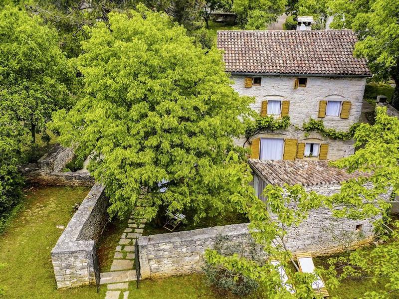 F6C5BB249EDAD12A96DB1EA647AA0879