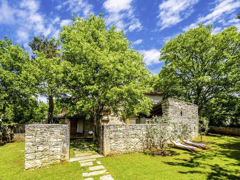 83B0FDBC281024D55F5872336AA0F1F0