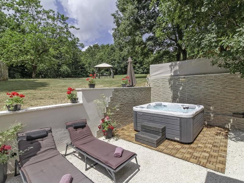 C00BCF4F7E6BAD8CCF0017B126D09C2A