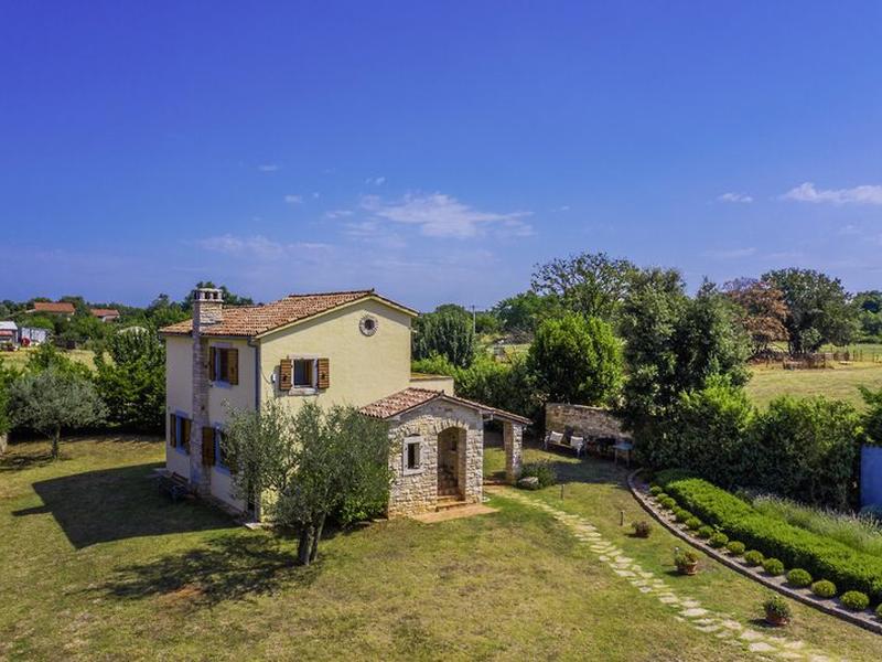 E85F36FF345C8C73D91ECA457EAE5BF0