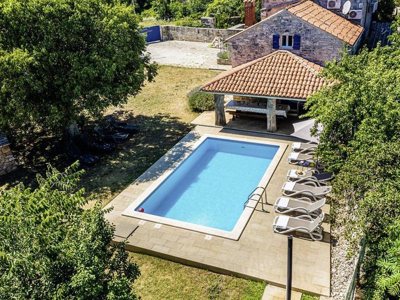 8FE8A095F5BC97EE953124A0C185EAEF