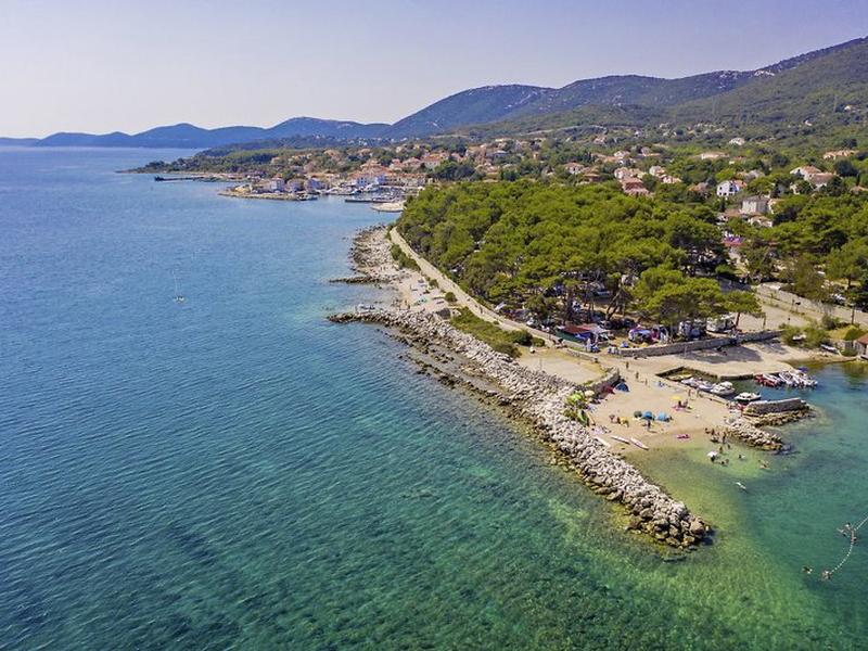 806A611D9E013308BD3713ECF8B7CFCD