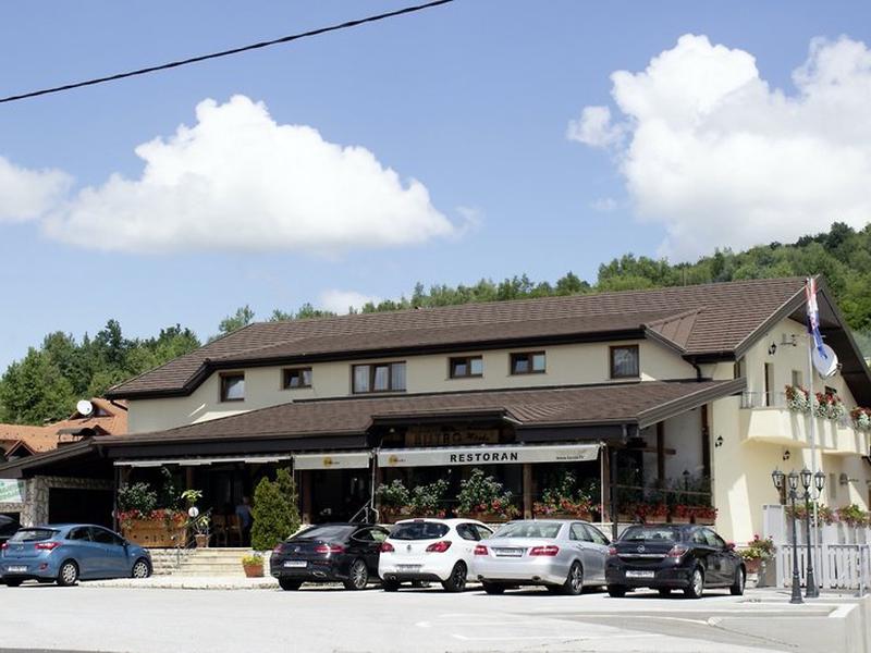 7C421251A10B766A86562C0CD42CA5EA