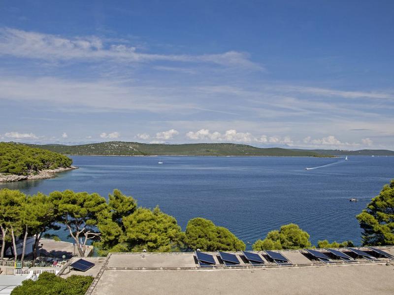 1482CC8758AA8DD4641436D688A77052