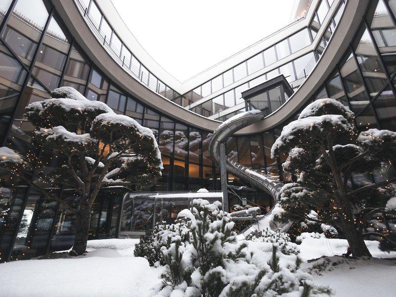 F5DA034A715B94373F08DB362974B891