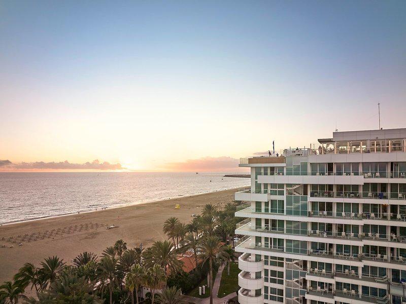 B52336073C9782E8F1F25E8B1986675D