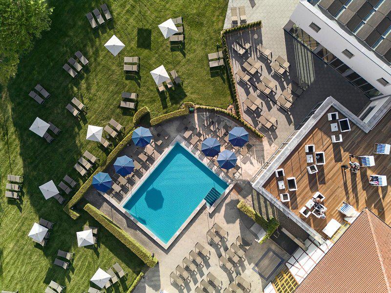 EEF3204E24961D6D0F131FA5C2CA6AD5