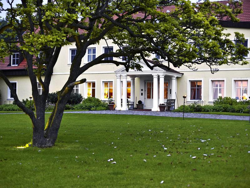 5E92FFF62C7E4384CD9B8B6156D6A97C