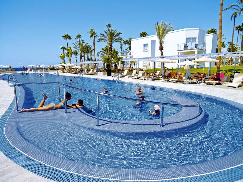 FCF71304B7A9C6F6DC494D0D823DF4D1