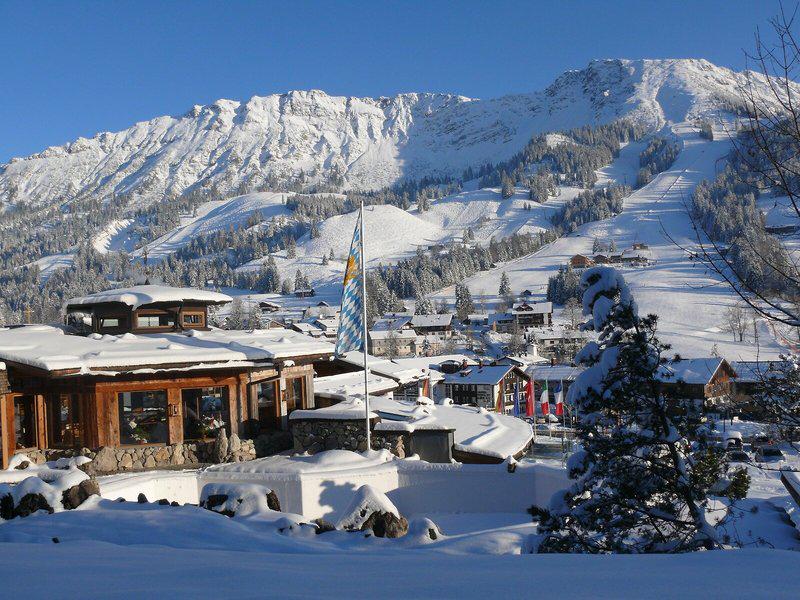 367827BE7FAA7873F8AB28D9C46B982A