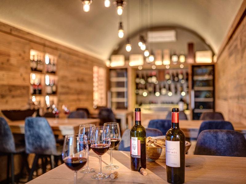 B3B067EA3285E297076EEDEEE1082552