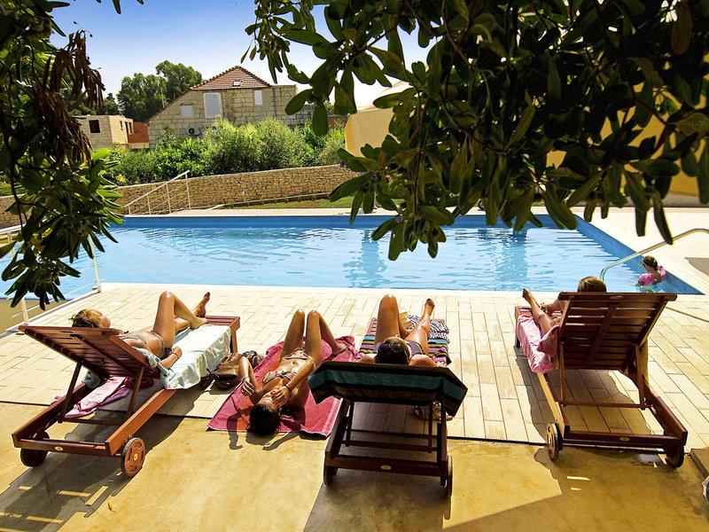 F30845D15013B4A39BDB418E0DA7DB39