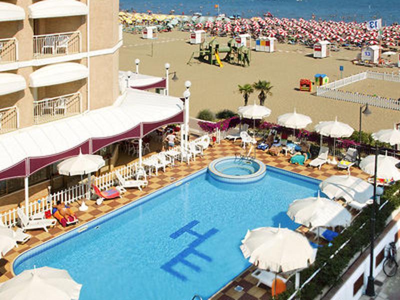 AD2C11EDC03646B0C6718377F9E9B8EC