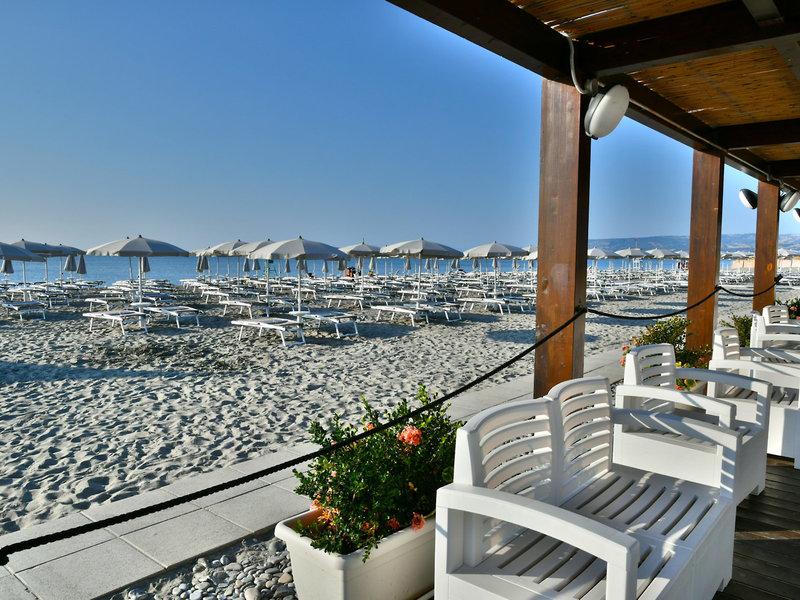 C70528579E1C77B3CA274D673A92B2AB