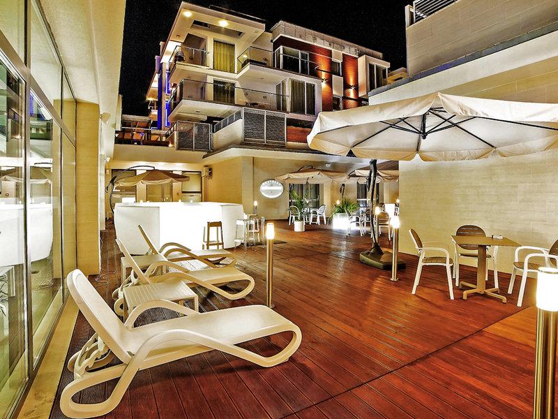 B5CC4BC2E358362AB718C975000EFAF9