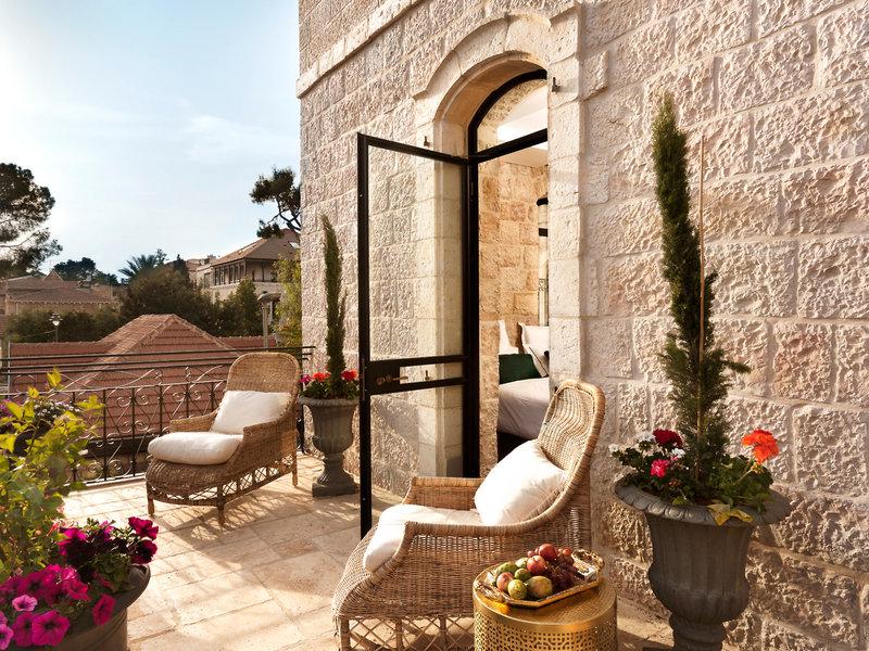 BF12DEBCC82C00EC6F9DD33DE342F815