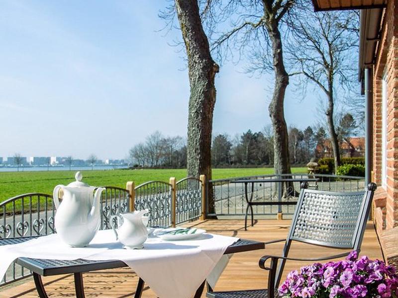 847261712EF18E45F7E54DCD0A6DAD26