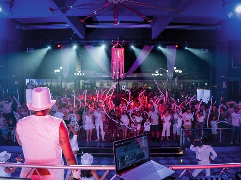 70479D588725FA88C4A1170A03F1D79B