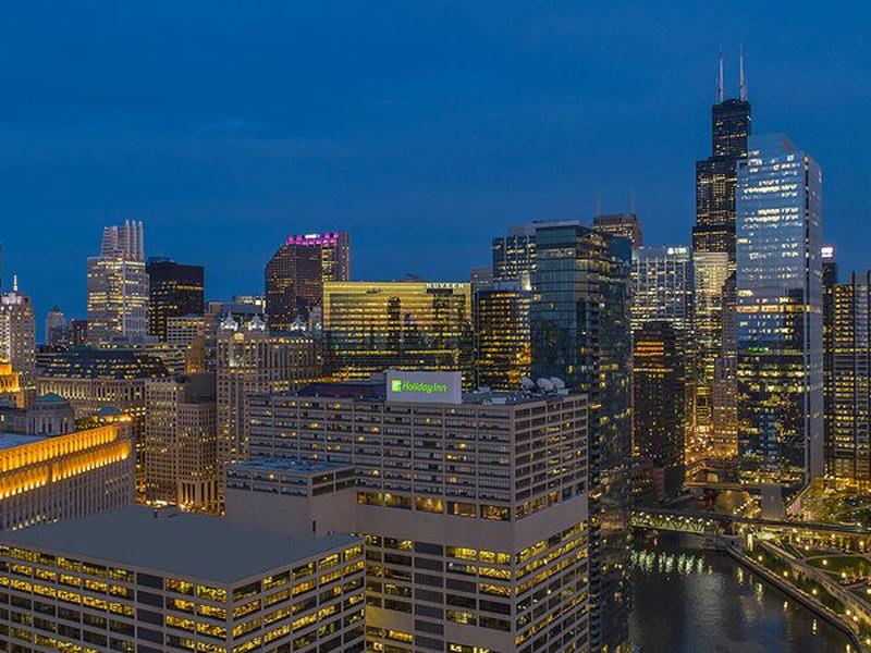 Holiday Inn Chicago Dwtn - Wolf Point by IHG