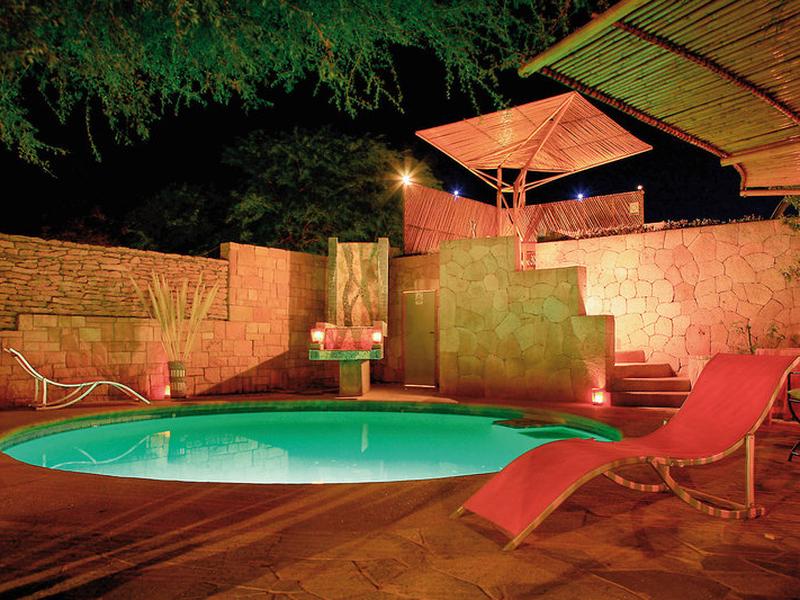 8E70B7F18F3F0CB18DC69DF6F4661205