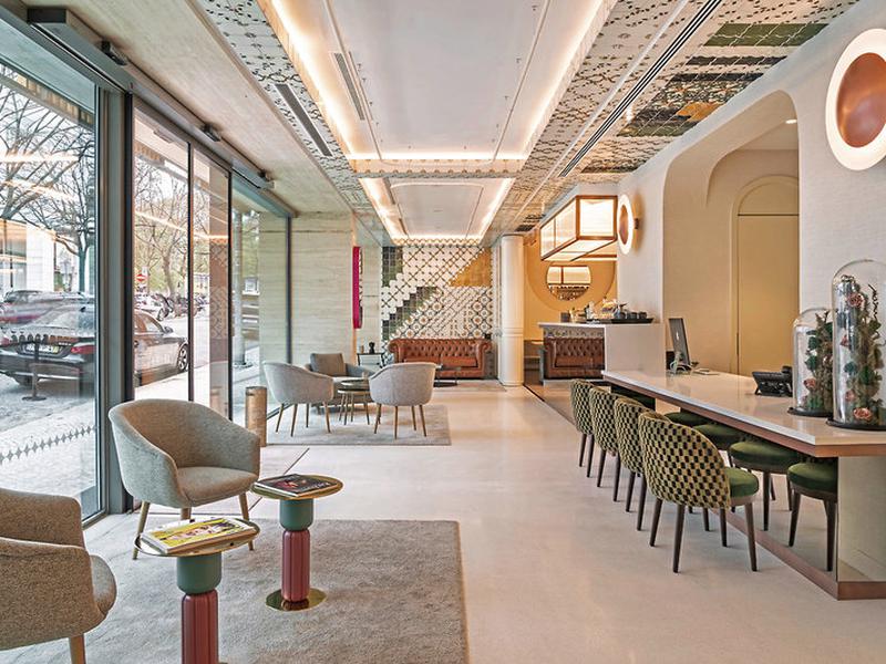 Luster Hotel