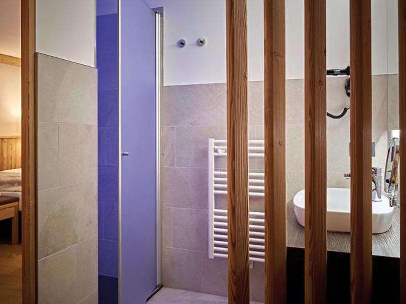 A9D76265BB3D3A6E6FF7025F8A894F22