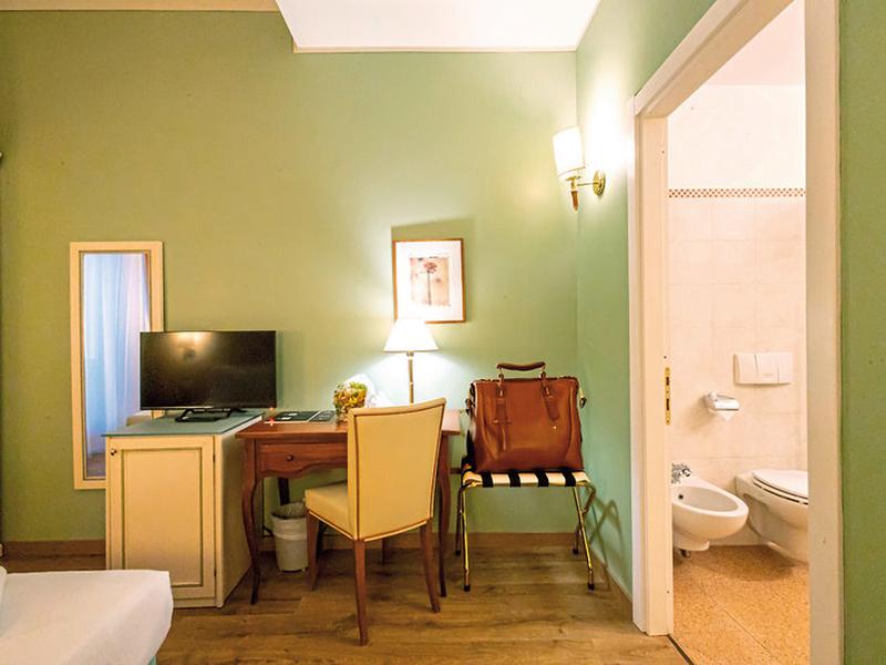 FDDE34C0AC3E3FE78293224BA1331309