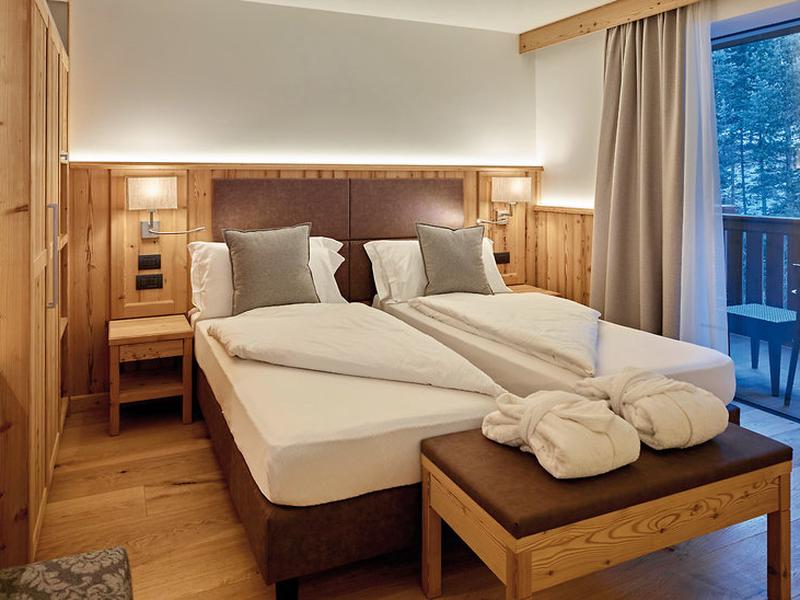 9480EAEEF45D88067E365EEBCED99F2B