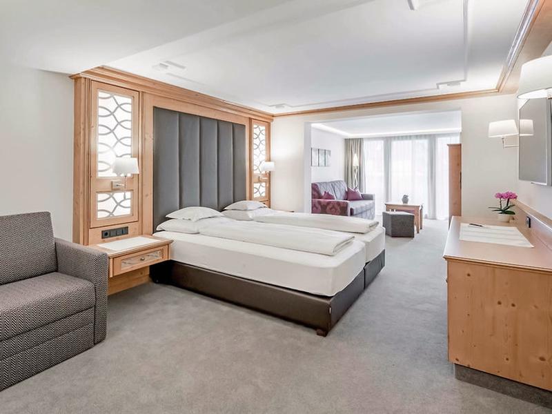 A5B12614F084BB099A72BFD4E76DF107