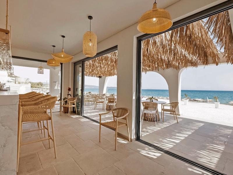 Acron Seaside Suites