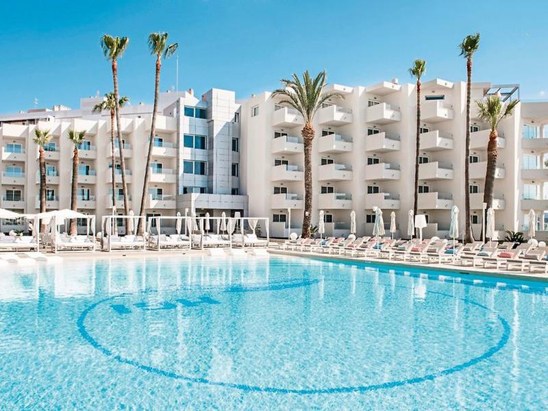 30A858BF2144E6D79E1A7190C6F45A34