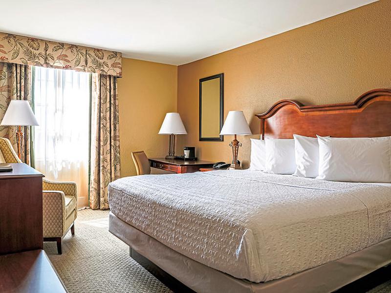 DFD0E073D0F953A136C656160FA2EC8D