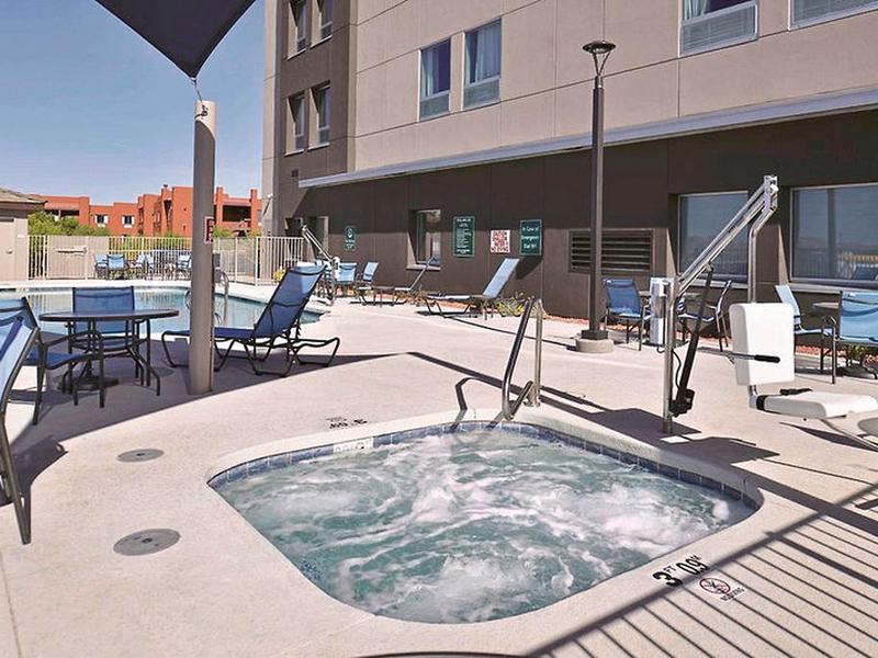 B4A39AE32AA187AF20850692AADD99ED