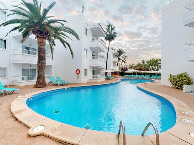 57C8F9D58D418ABB749474A779D8A2D9