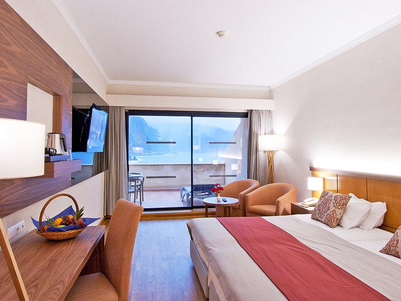 6CC3823936DC8CEAD8FAEAC8C3AA6BB4