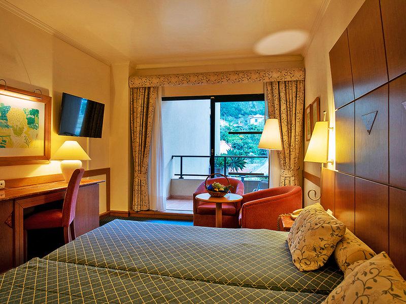 6EF593F8E82D0D2A777235EE61CB221B