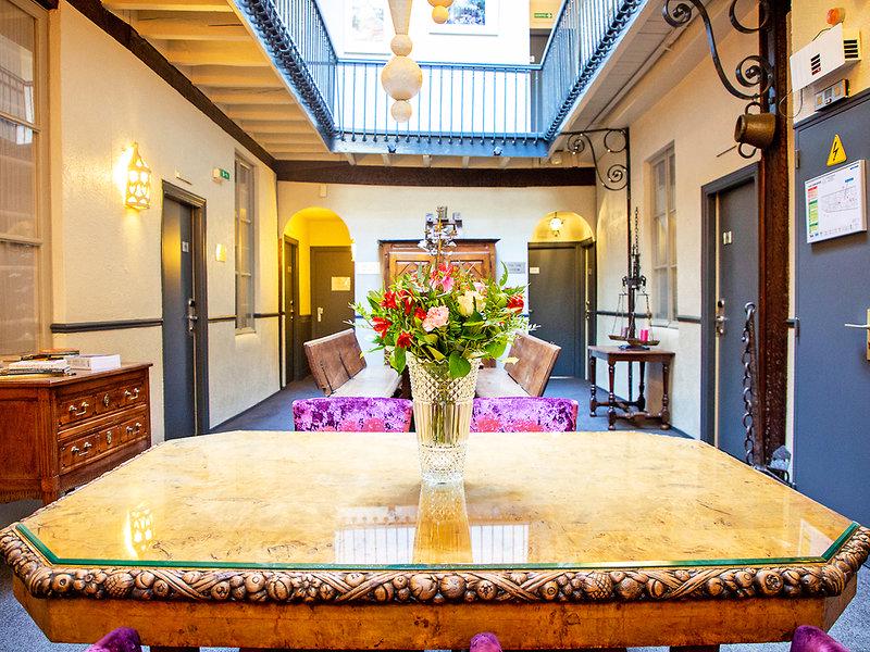 EFBB48F39B923650BFA5A899ACCB8CC6