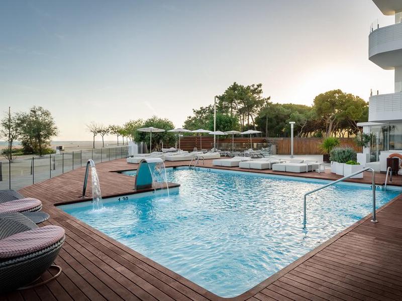 FBAF05DC56833A85D89086F108383B01