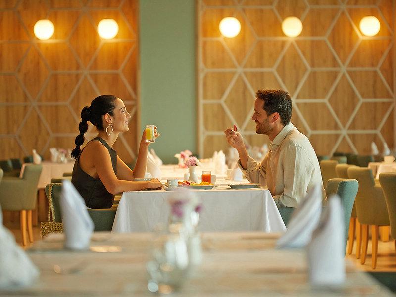 BF834EB6E517D32E8D2CA344D355FE33