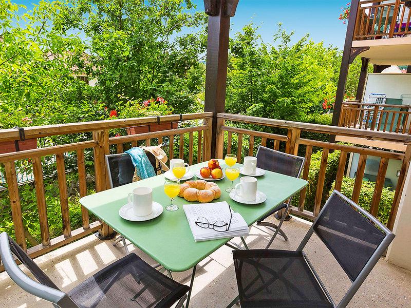 9C04A37D580EF31823D9CE02C87F095C