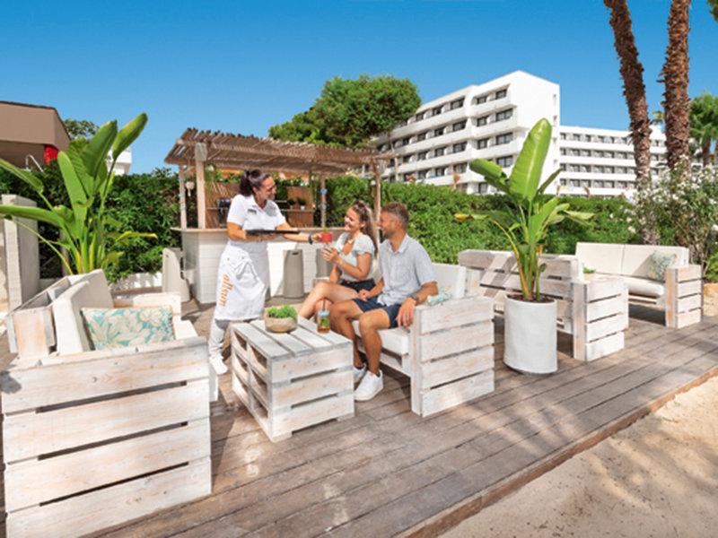 4B96D70B0BC8201EBEC6F27008A180E0