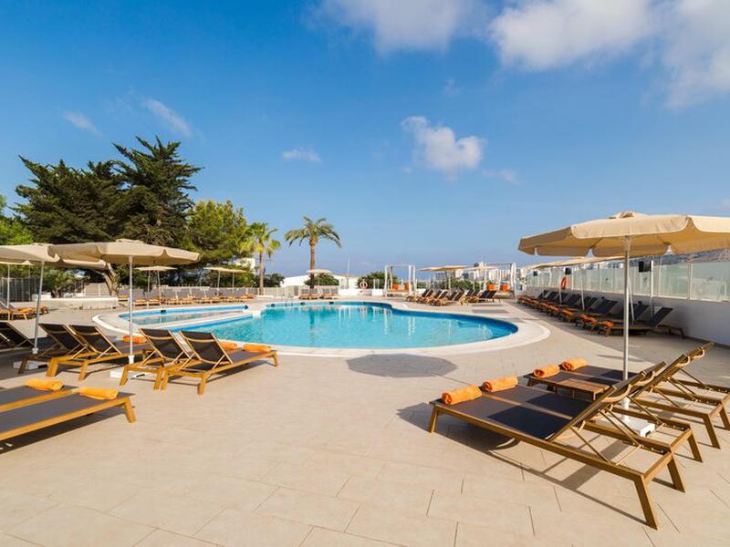 4C6446C768F9DE19643621C2BA3E76F1