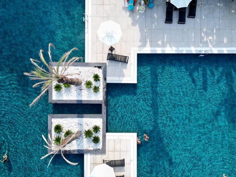 77E1CCD918E23B431A31B5909A340D72